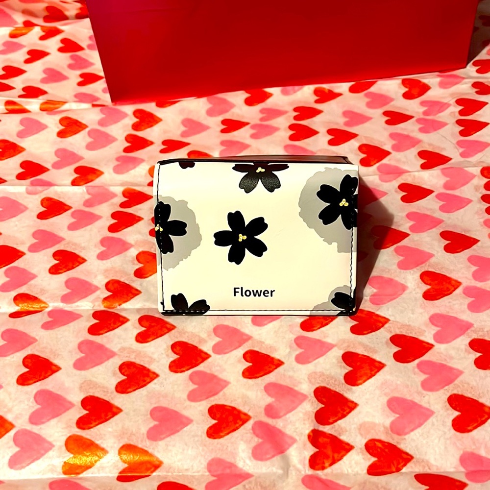 Small black women tri wallet with flower